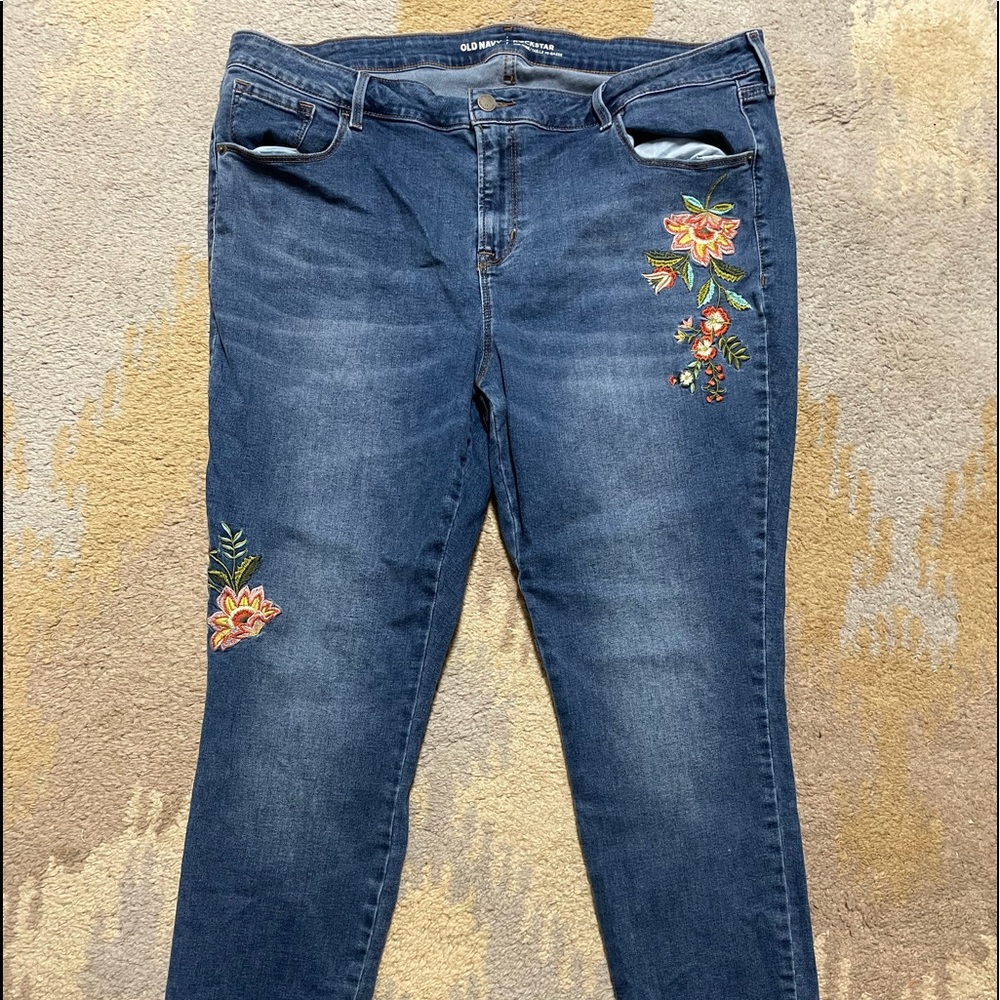 Old Navy women’s Rockstar mid rise embroidered flex jeans.